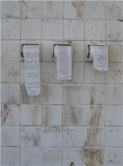 METASTASI<br /><br />80X110<br />Piastrelle ceramica,carta,plastica su legno<br /><span>Anno:</span>2010